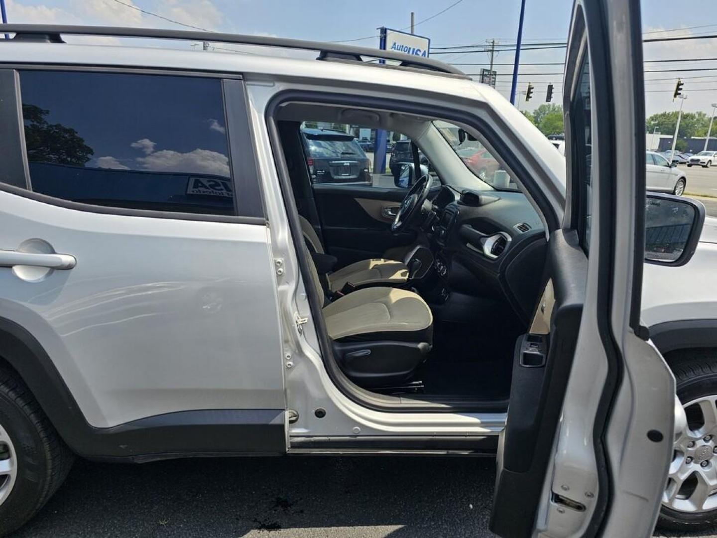 2016 GRAY JEEP RENEGADE LATITUDE (ZACCJABT0GP) , located at 5744 Central Avenue, Toledo, OH, 43615, (419) 724-0130, 41.676781, -83.682137 - Photo#10