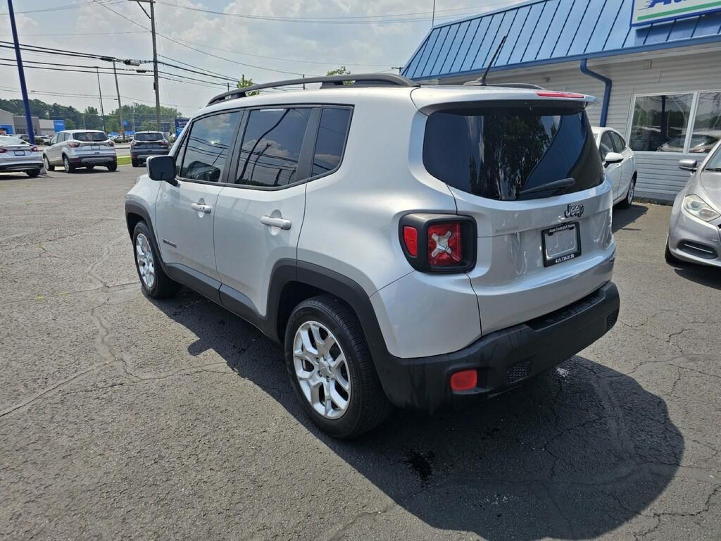 2016 GRAY JEEP RENEGADE LATITUDE (ZACCJABT0GP) , located at 5744 Central Avenue, Toledo, OH, 43615, (419) 724-0130, 41.676781, -83.682137 - Photo#2