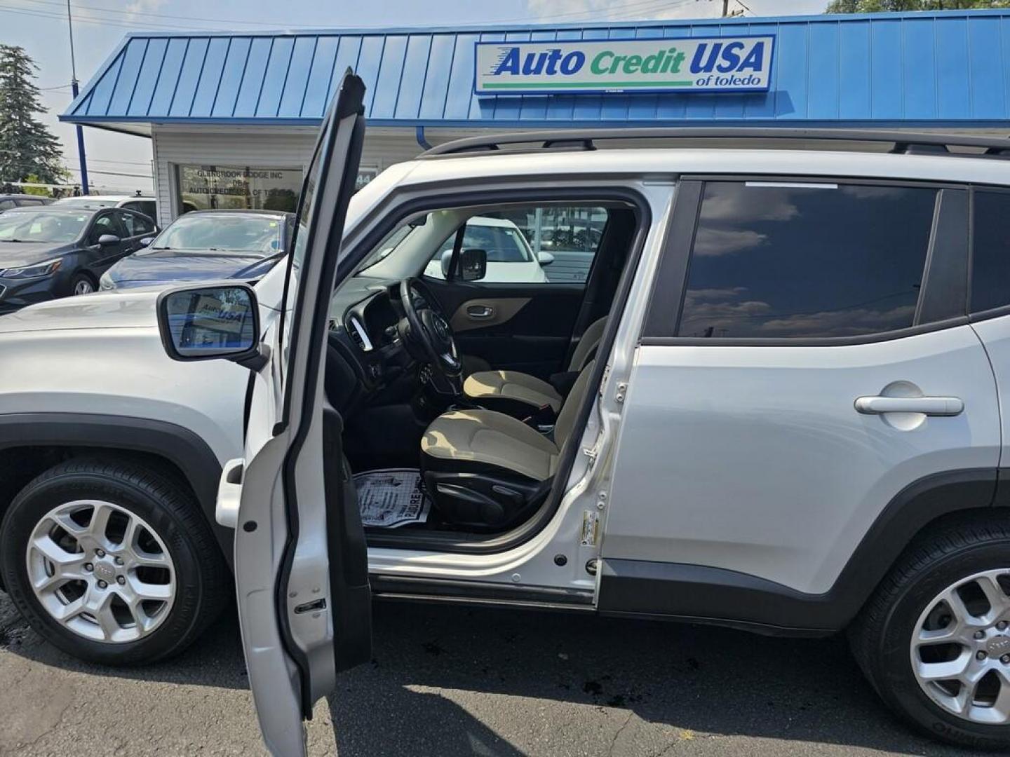 2016 GRAY JEEP RENEGADE LATITUDE (ZACCJABT0GP) , located at 5744 Central Avenue, Toledo, OH, 43615, (419) 724-0130, 41.676781, -83.682137 - Photo#8