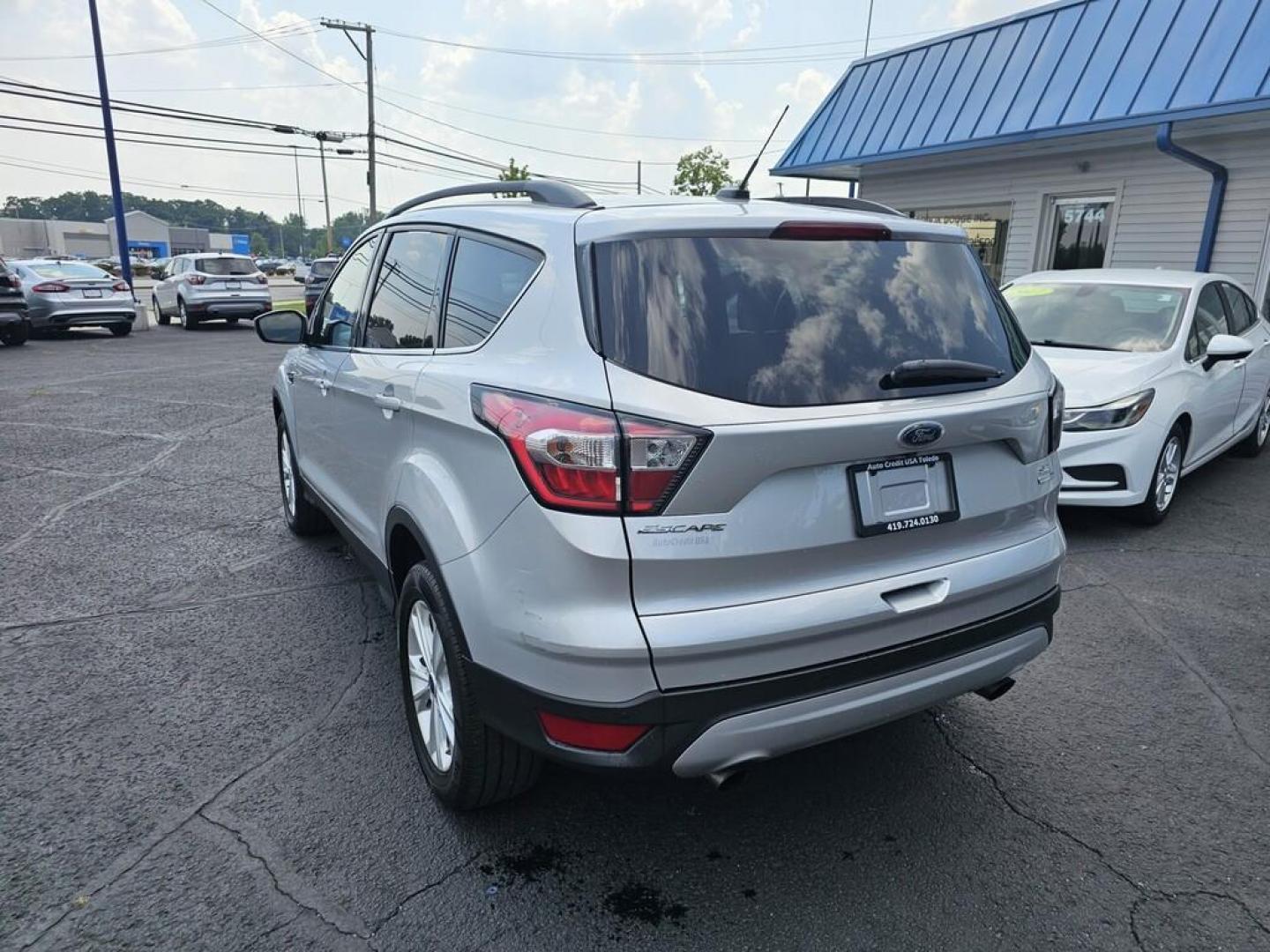 2018 SILVER FORD ESCAPE SE (1FMCU9GD4JU) , located at 5744 Central Avenue, Toledo, OH, 43615, (419) 724-0130, 41.676781, -83.682137 - Photo#5