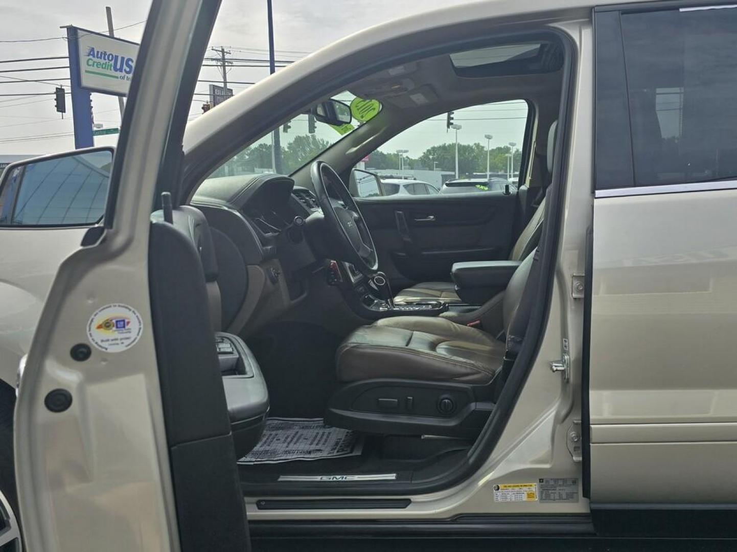 2015 GOLD GMC ACADIA SLT1 (1GKKRRKD2FJ) , located at 5744 Central Avenue, Toledo, OH, 43615, (419) 724-0130, 41.676781, -83.682137 - Photo#5