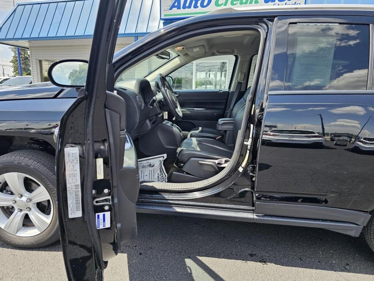 2016 BLACK JEEP COMPASS LATITUDE (1C4NJDEB6GD) , located at 5744 Central Avenue, Toledo, OH, 43615, (419) 724-0130, 41.676781, -83.682137 - Photo#6