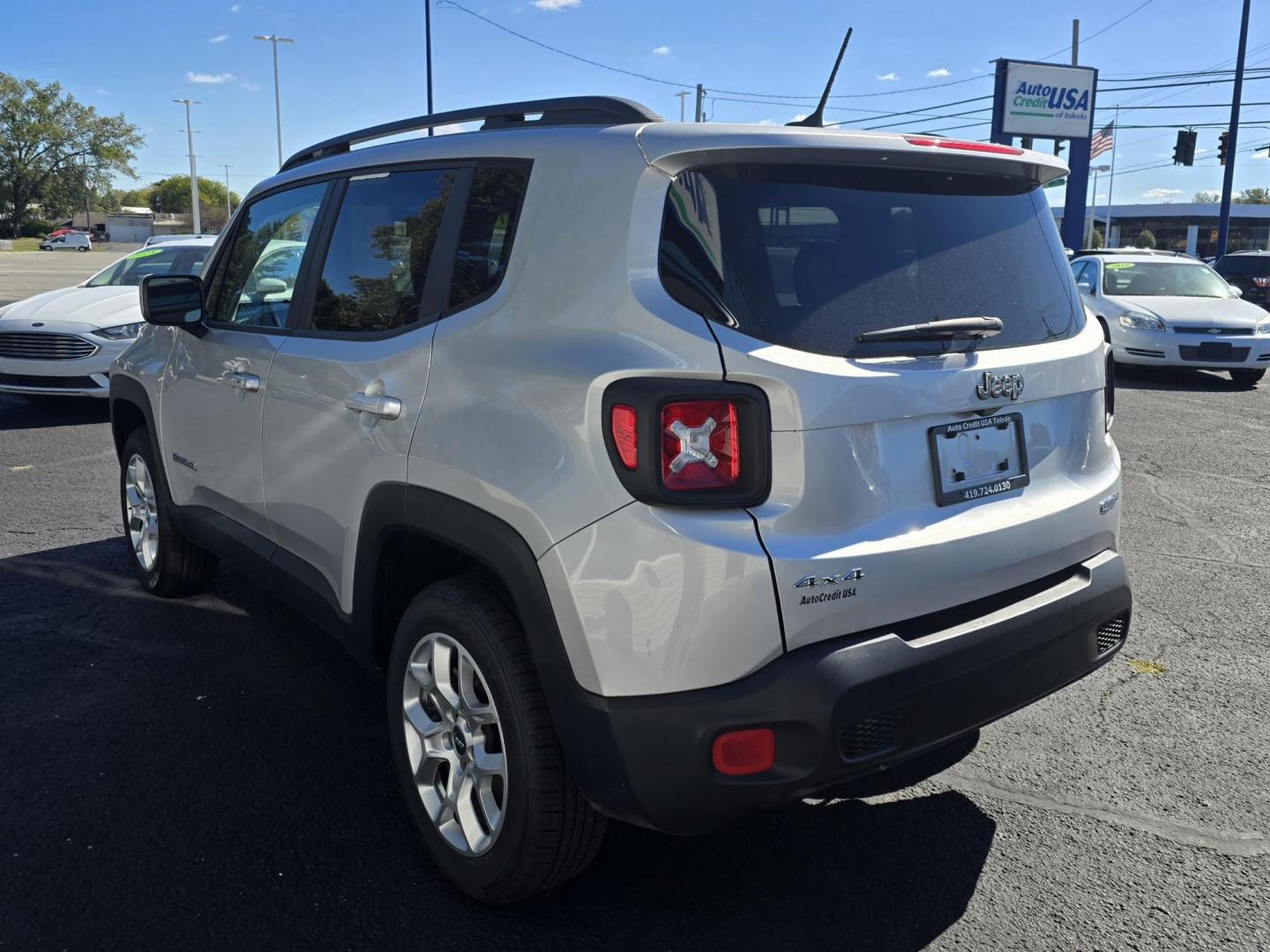 2015 SILVER JEEP RENEGADE LATITUDE (ZACCJBBT9FP) , located at 5744 Central Avenue, Toledo, OH, 43615, (419) 724-0130, 41.676781, -83.682137 - Photo#2