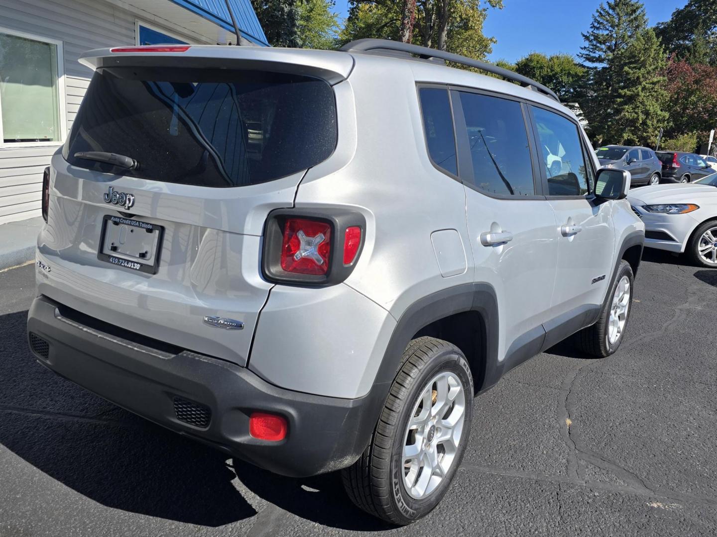 2015 SILVER JEEP RENEGADE LATITUDE (ZACCJBBT9FP) , located at 5744 Central Avenue, Toledo, OH, 43615, (419) 724-0130, 41.676781, -83.682137 - Photo#3