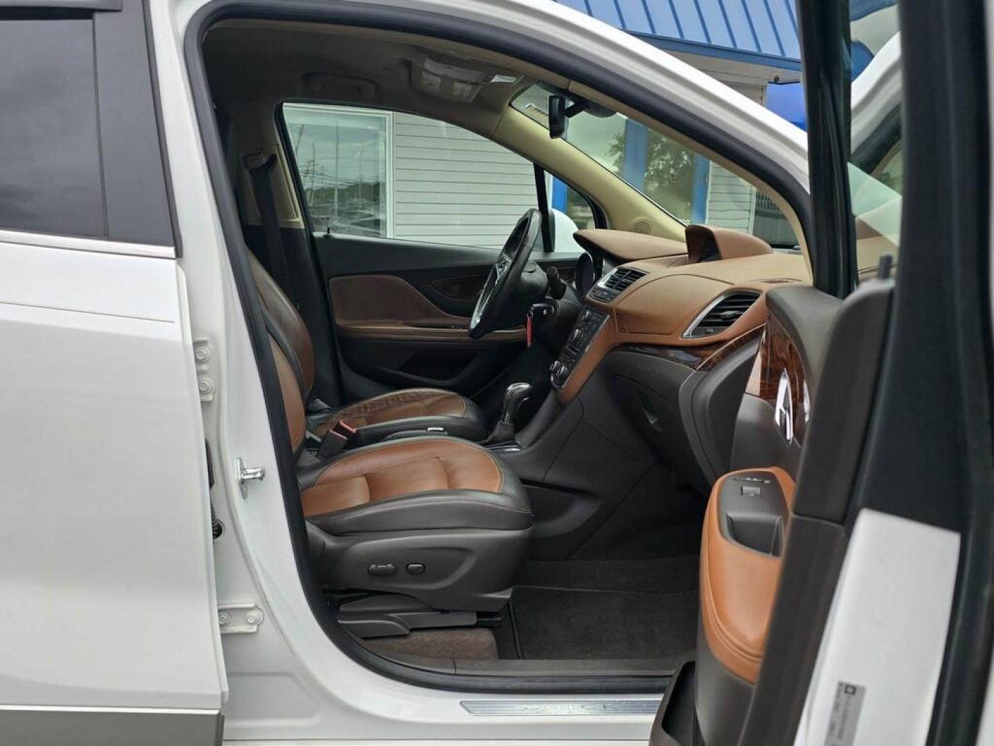 2014 White Buick ENCORE LEATHER (KL4CJGSB3EB) , located at 5744 Central Avenue, Toledo, OH, 43615, (419) 724-0130, 41.676781, -83.682137 - Photo#6