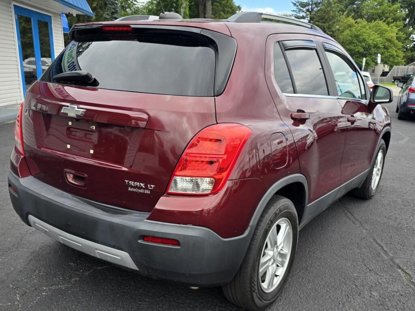 2016 MAROON CHEVROLET TRAX 1LT (3GNCJLSB9GL) , located at 5744 Central Avenue, Toledo, OH, 43615, (419) 724-0130, 41.676781, -83.682137 - Photo#3