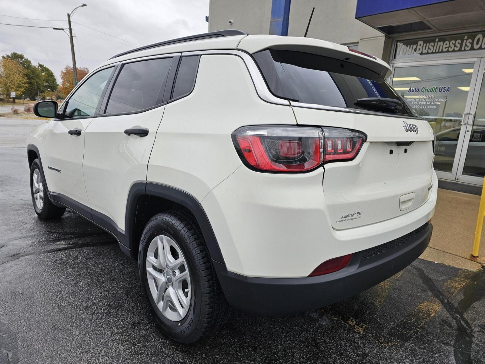 2019 WHITE /Grey Jeep COMPASS SPORT Sport FWD (3C4NJCAB2KT) with an 2.4L L4 DOHC 16V engine, located at 502 South Main Street, Columbia City, IN, 46725, (260) 244-4645, 41.151382, -85.490578 - 2019 Jeep COMPASS SPORT Sport FWD - Photo#3