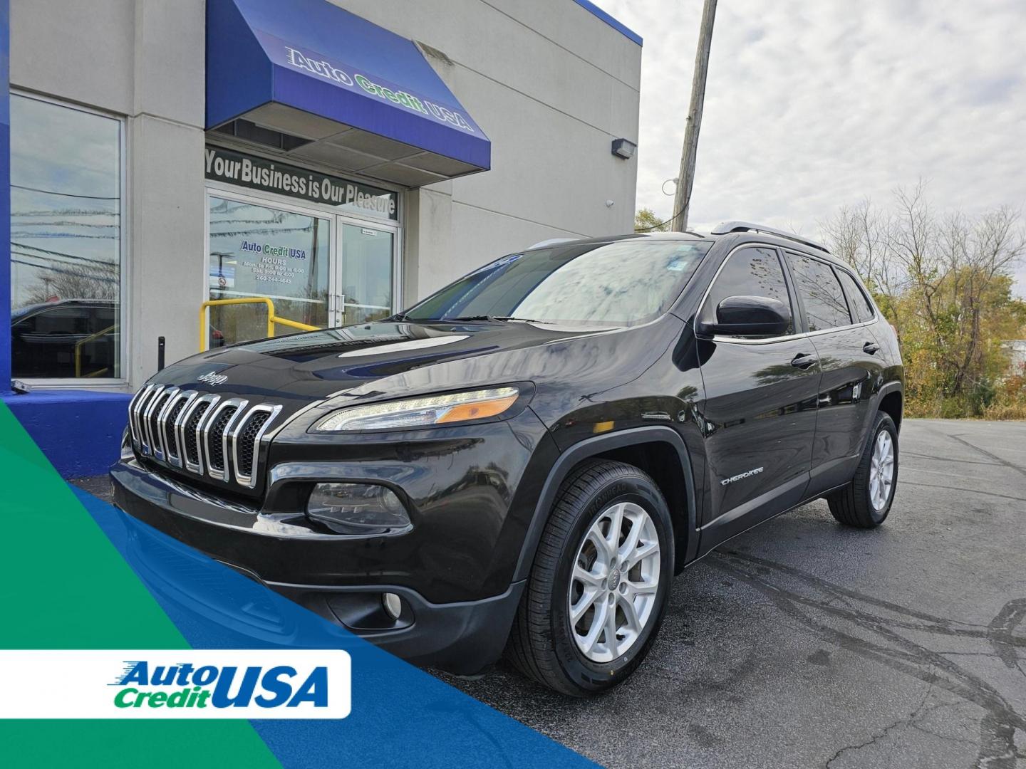 2016 BLACK /GREY JEEP CHEROKEE LATITUDE Latitude FWD (1C4PJLCB1GW) with an 2.4L L4 DOHC 16V engine, 9A transmission, located at 502 South Main Street, Columbia City, IN, 46725, (260) 244-4645, 41.151382, -85.490578 - 2016 JEEP CHEROKEE LATITUDE Latitude FWD - Photo#0