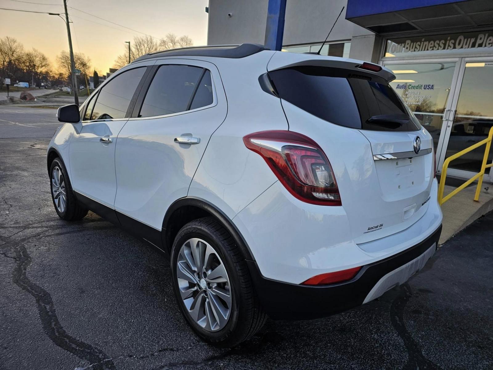 2019 WHITE /BROWN Buick ENCORE Preferred FWD (KL4CJASB1KB) with an 1.4L L4 DOHC 16V TURBO engine, 6A transmission, located at 502 South Main Street, Columbia City, IN, 46725, (260) 244-4645, 41.151382, -85.490578 - 2019 Buick ENCORE Preferred FWD - Photo#4