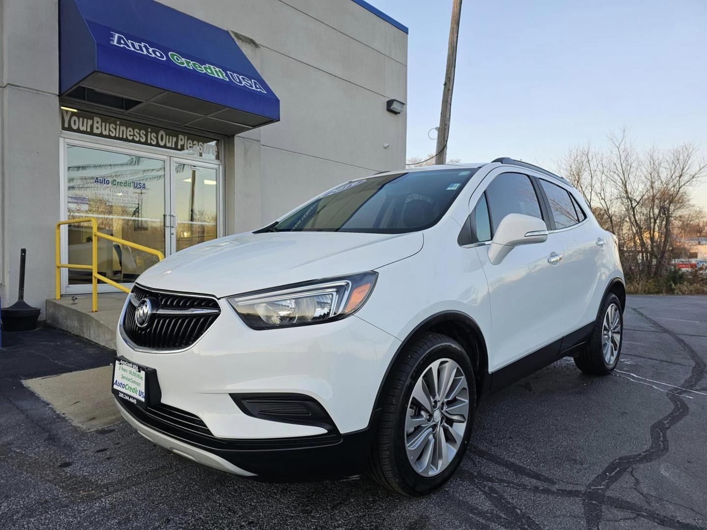 2019 WHITE /BROWN BUICK ENCORE Preferred FWD (KL4CJASB1KB) with an 1.4L L4 DOHC 16V TURBO engine, 6A transmission, located at 502 South Main Street, Columbia City, IN, 46725, (260) 244-4645, 41.151382, -85.490578 - Photo#0