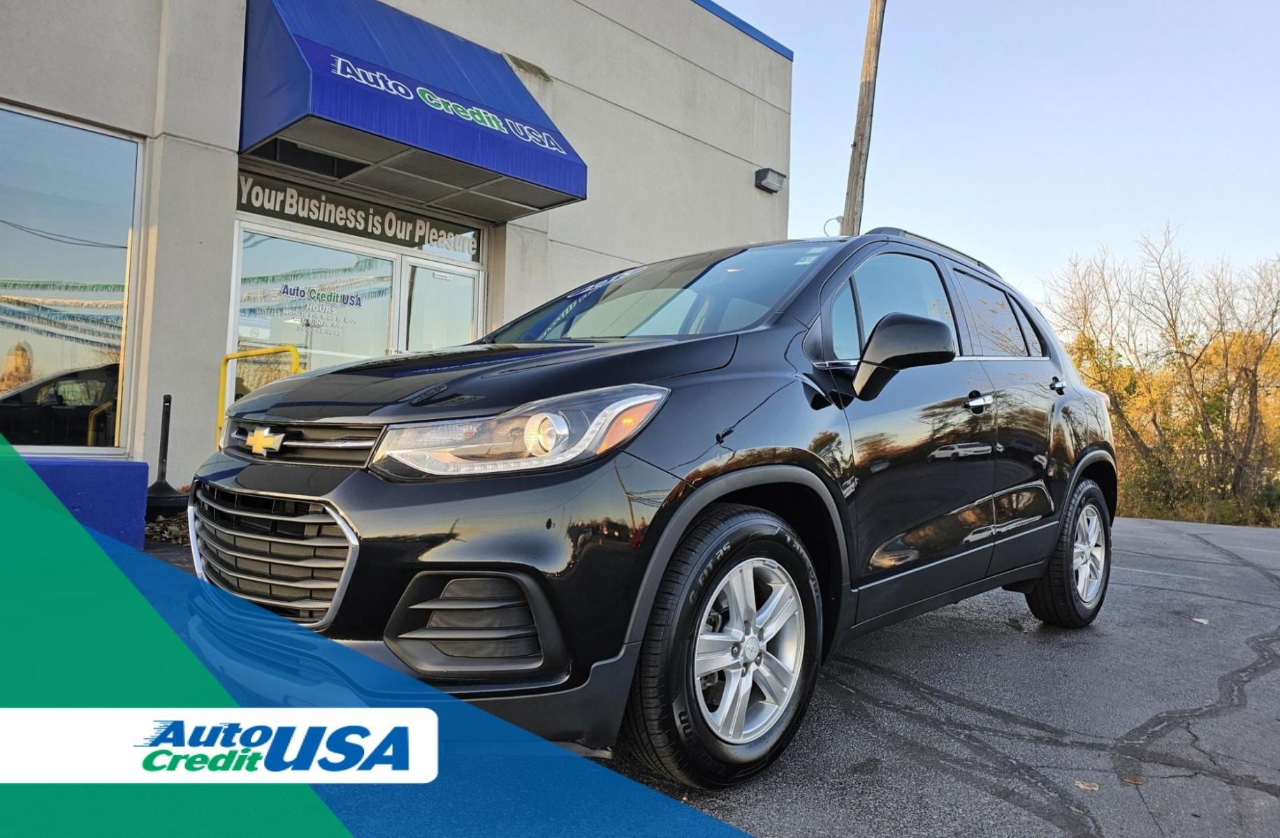 2018 BLACK /BLACK Chevrolet TRAX LT FWD (3GNCJLSB8JL) with an 1.4L L4 DOHC 16V engine, 6A transmission, located at 502 South Main Street, Columbia City, IN, 46725, (260) 244-4645, 41.151382, -85.490578 - 2018 Chevrolet TRAX LT FWD - Photo#0