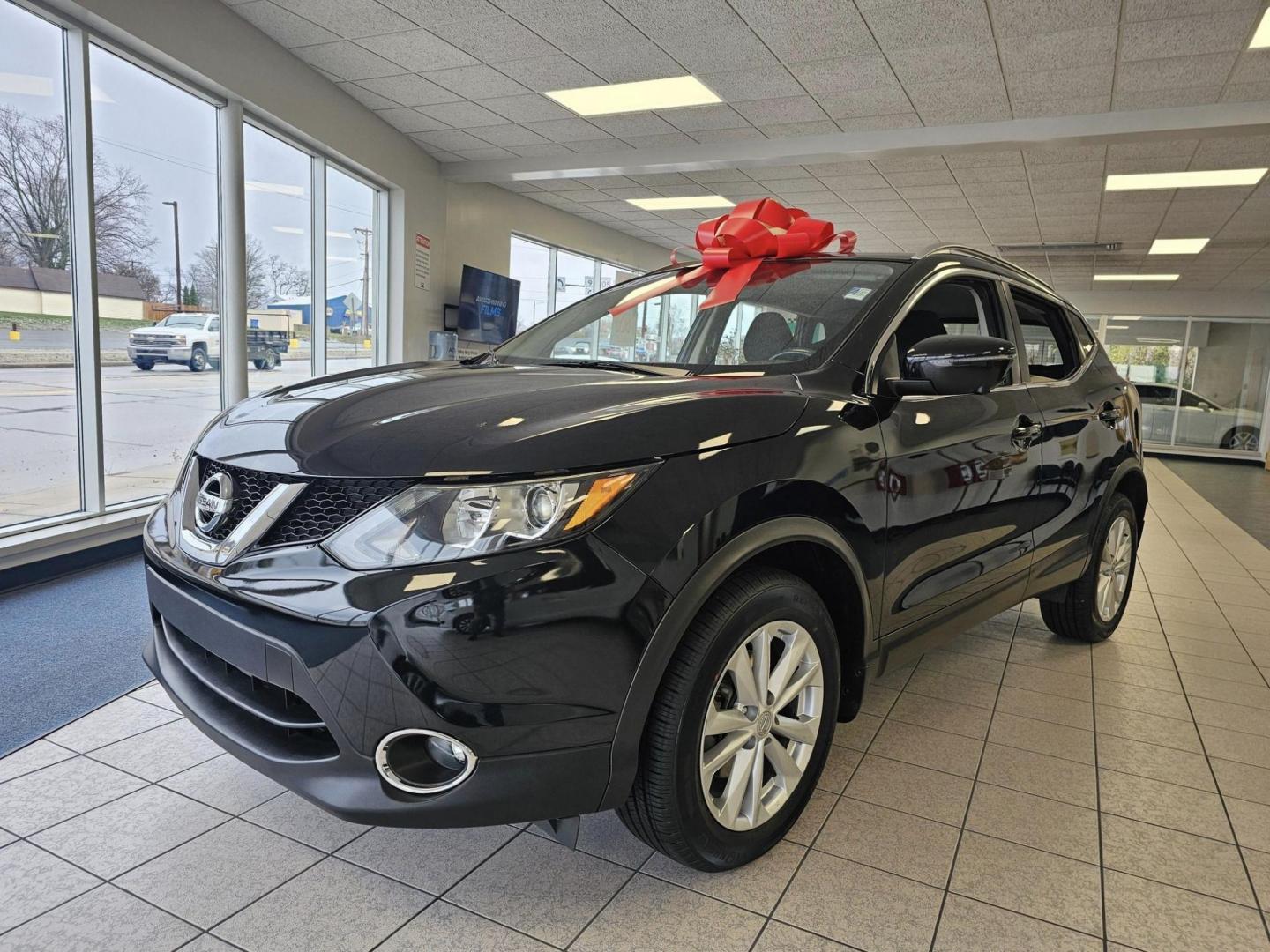 2017 BLACK /BLACK NISSAN ROGUE SL (JN1BJ1CP8HW) with an 2.0L L4 DOHC 16V engine, CVT transmission, located at 502 South Main Street, Columbia City, IN, 46725, (260) 244-4645, 41.151382, -85.490578 - 2017 NISSAN ROGUE SL - Photo#1