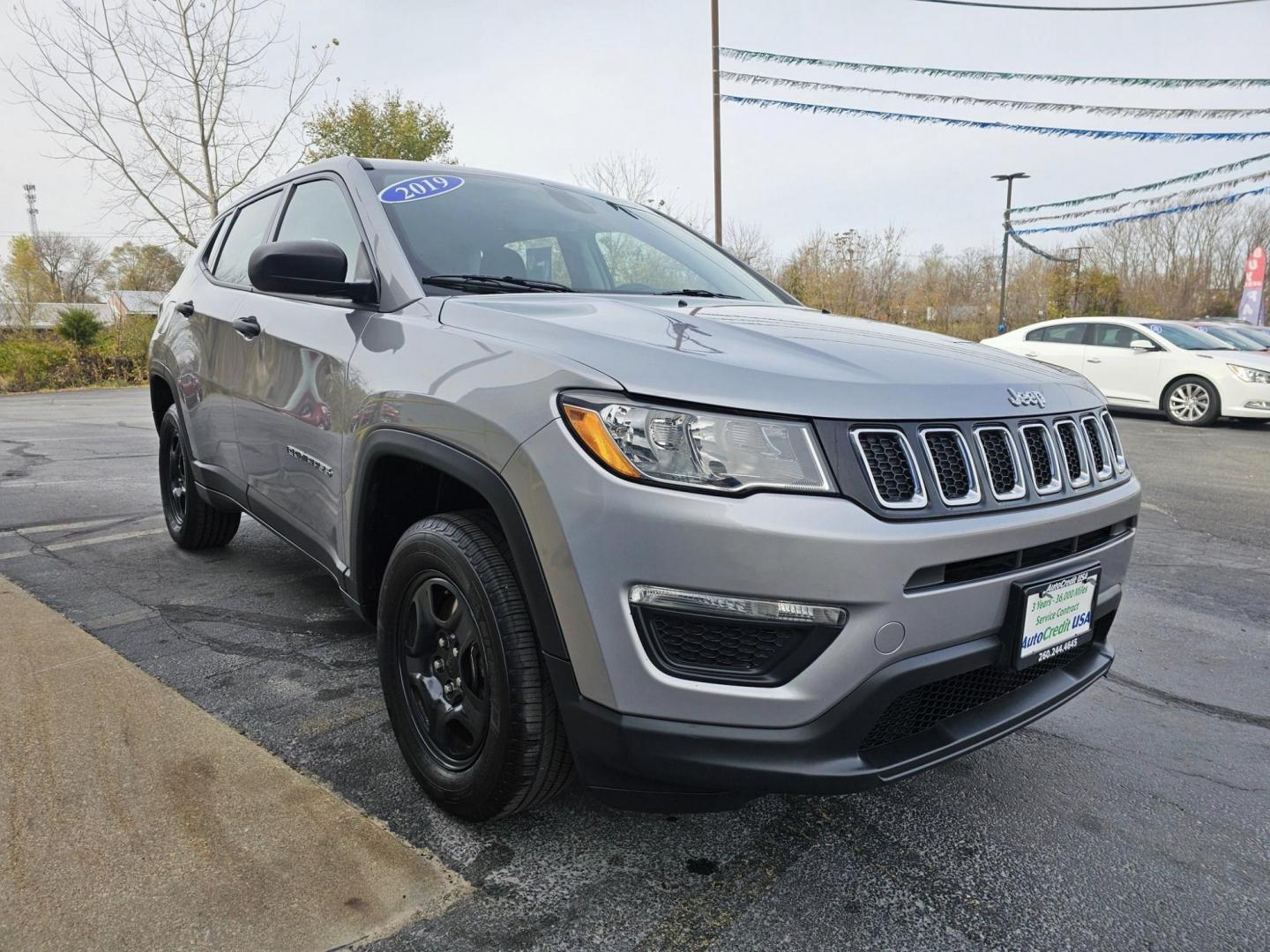 2019 GREY /BLACK JEEP COMPASS Sport 4WD (3C4NJDAB1KT) with an 2.4L L4 DOHC 16V engine, 6M transmission, located at 502 South Main Street, Columbia City, IN, 46725, (260) 244-4645, 41.151382, -85.490578 - 2019 JEEP COMPASS Sport 4WD - Photo#2