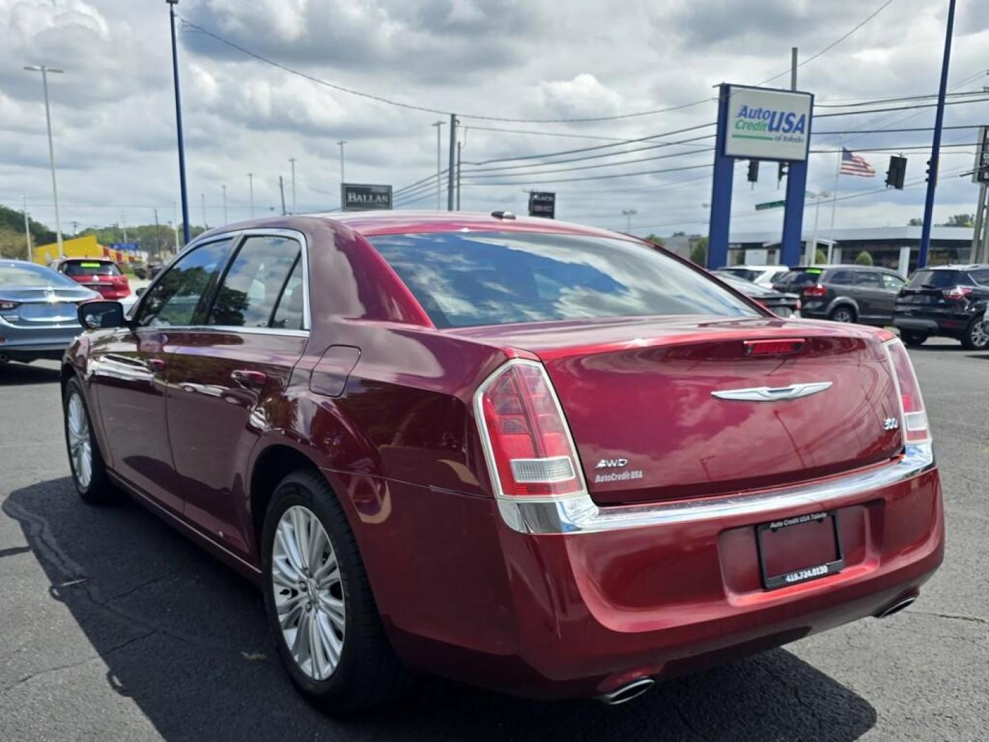 2014 RED Chrysler 300 BASE (2C3CCARGXEH) , located at 5744 Central Avenue, Toledo, OH, 43615, (419) 724-0130, 41.676781, -83.682137 - Photo#2