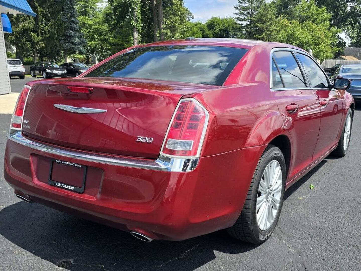 2014 RED Chrysler 300 BASE (2C3CCARGXEH) , located at 5744 Central Avenue, Toledo, OH, 43615, (419) 724-0130, 41.676781, -83.682137 - Photo#3