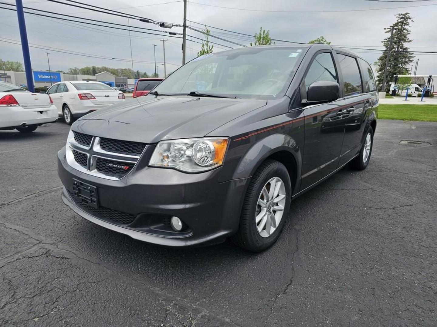 2018 DARK GRAY Dodge GRAND CARAVAN SXT (2C4RDGCG8JR) , located at 5744 Central Avenue, Toledo, OH, 43615, (419) 724-0130, 41.676781, -83.682137 - Photo#1