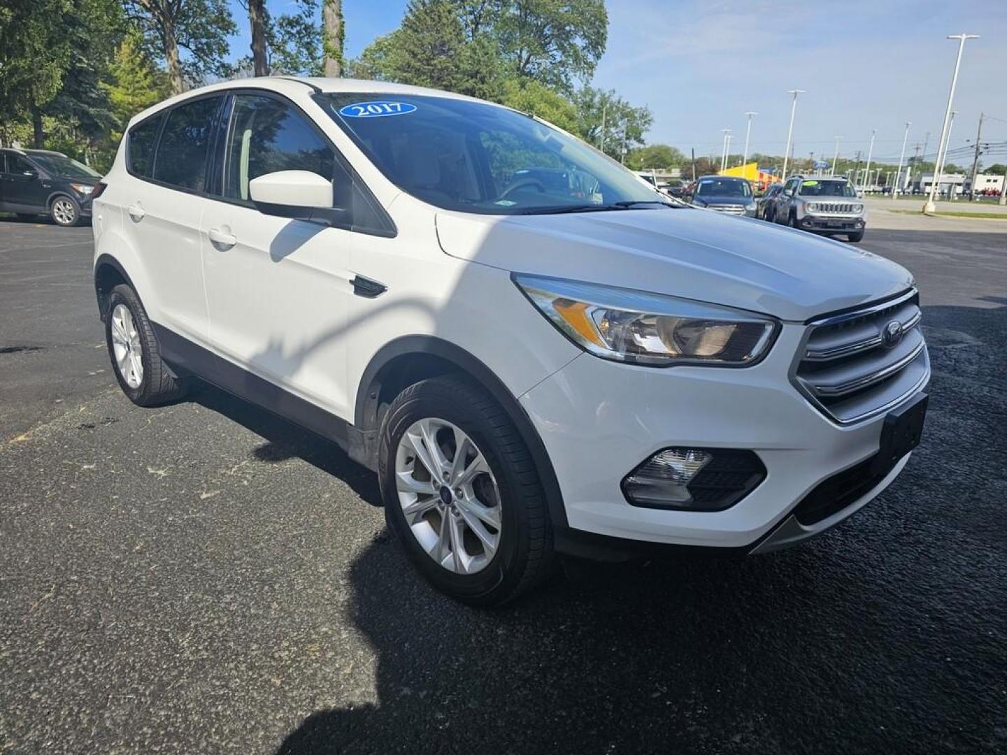 2017 WHITE FORD ESCAPE SE (1FMCU0GD8HU) , located at 100 West Coliseum Boulevard, Fort Wayne, IN, 46805, (260) 471-0567, 41.119961, -85.140312 - Photo#0