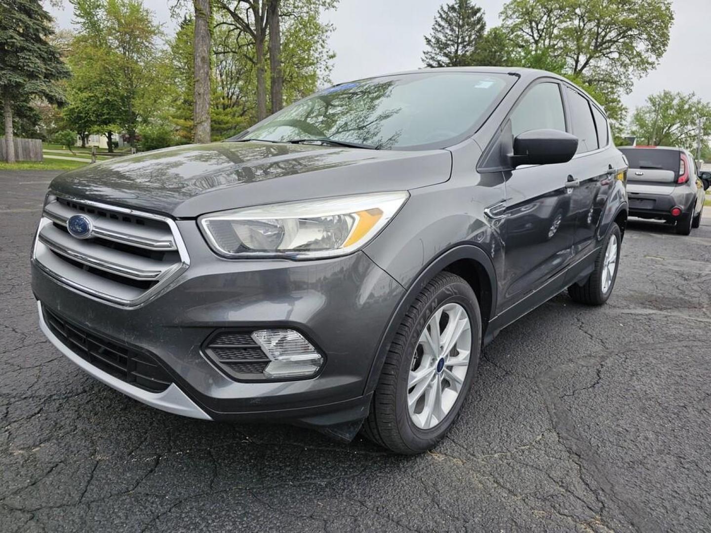 2017 GRAY FORD ESCAPE SE (1FMCU0GD9HU) , located at 5744 Central Avenue, Toledo, OH, 43615, (419) 724-0130, 41.676781, -83.682137 - Photo#1