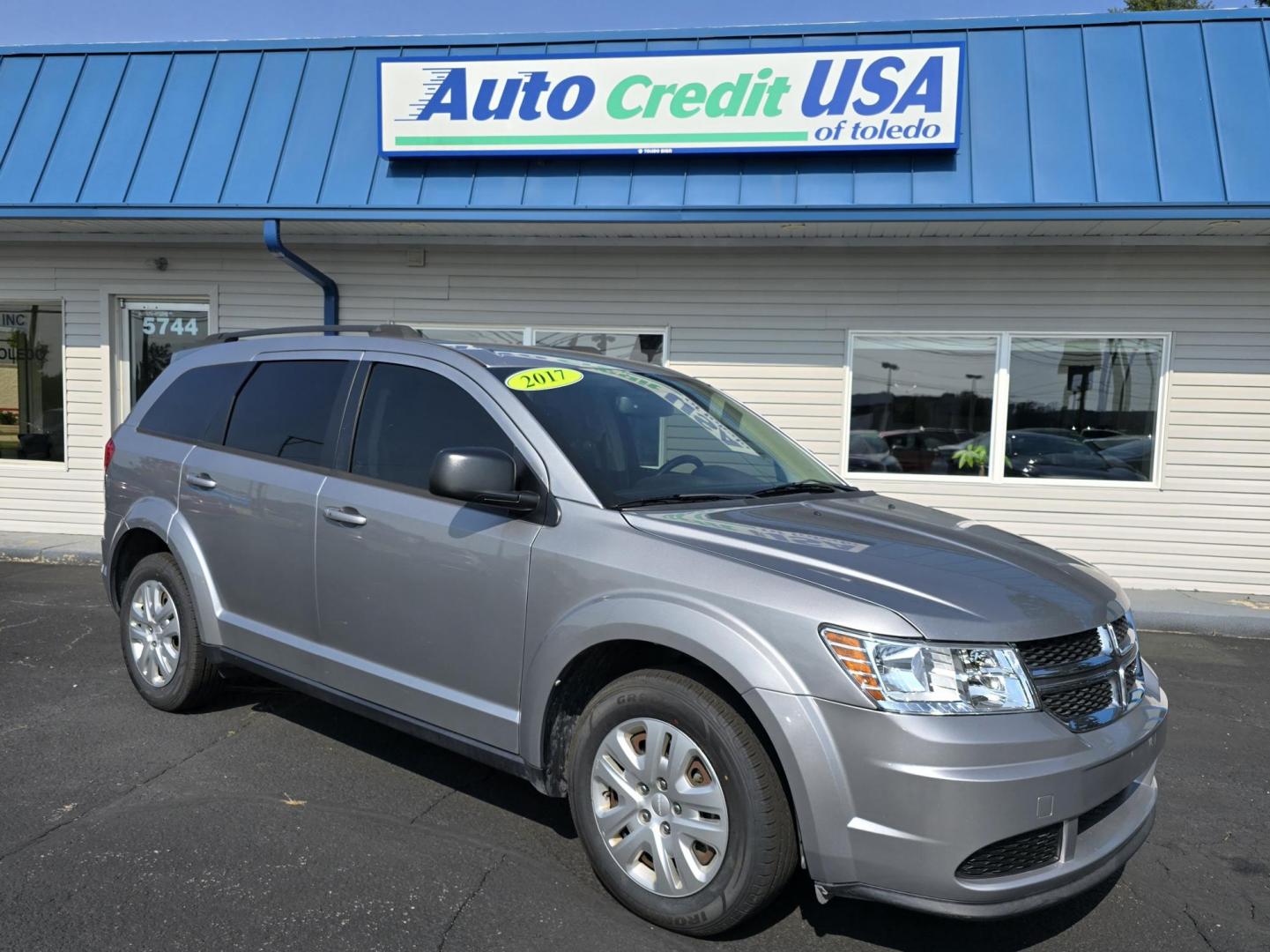 2017 SILVER DODGE JOURNEY SE (3C4PDCAB9HT) , located at 5744 Central Avenue, Toledo, OH, 43615, (419) 724-0130, 41.676781, -83.682137 - Photo#0