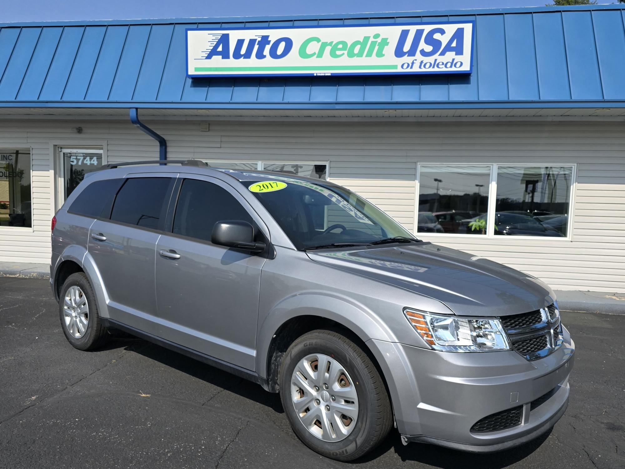 photo of 2017 DODGE JOURNEY SE SUV