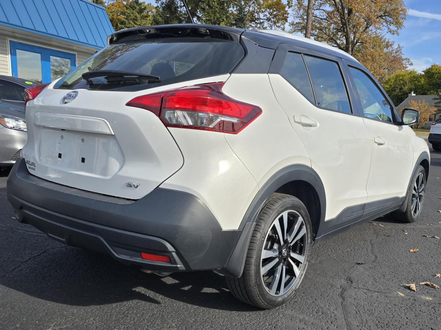 2018 WHITE NISSAN KICKS SV (3N1CP5CU2JL) , located at 5744 Central Avenue, Toledo, OH, 43615, (419) 724-0130, 41.676781, -83.682137 - Photo#3