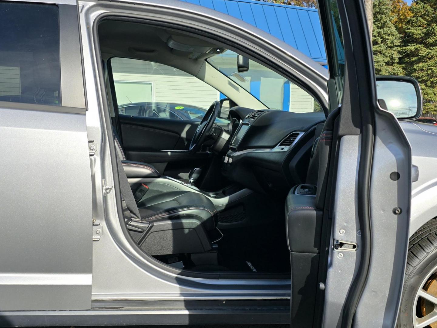 2017 SILVER DODGE JOURNEY GT (3C4PDDEG3HT) , located at 5744 Central Avenue, Toledo, OH, 43615, (419) 724-0130, 41.676781, -83.682137 - Photo#6