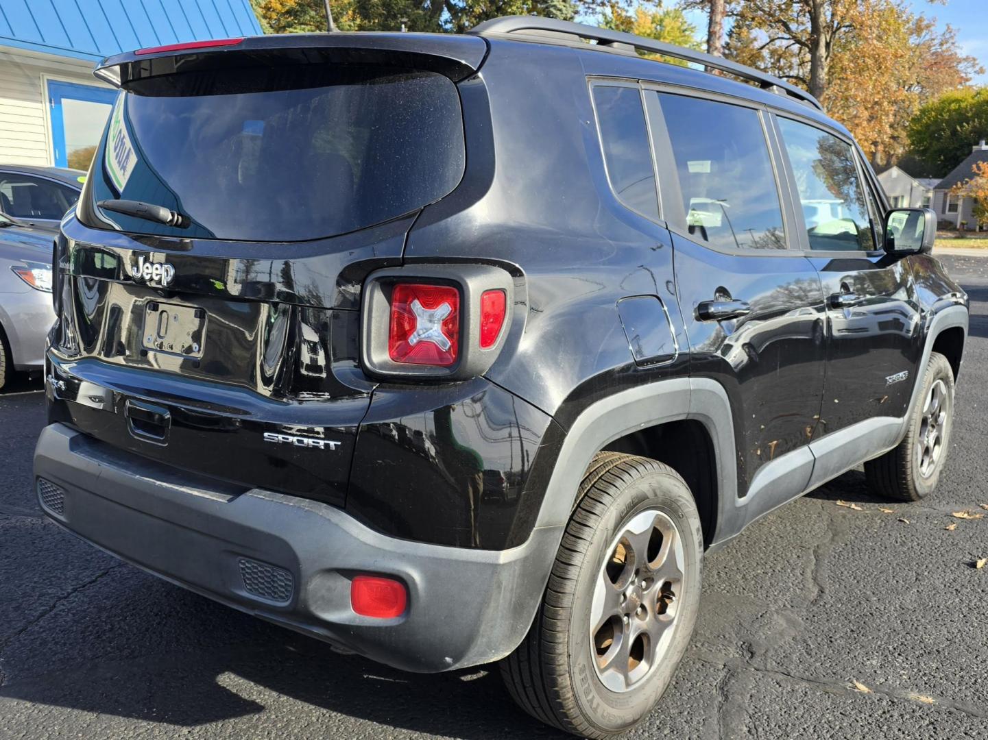 2018 BLACK JEEP RENEGADE SPORT (ZACCJBAB2JP) , located at 5744 Central Avenue, Toledo, OH, 43615, (419) 724-0130, 41.676781, -83.682137 - Photo#3