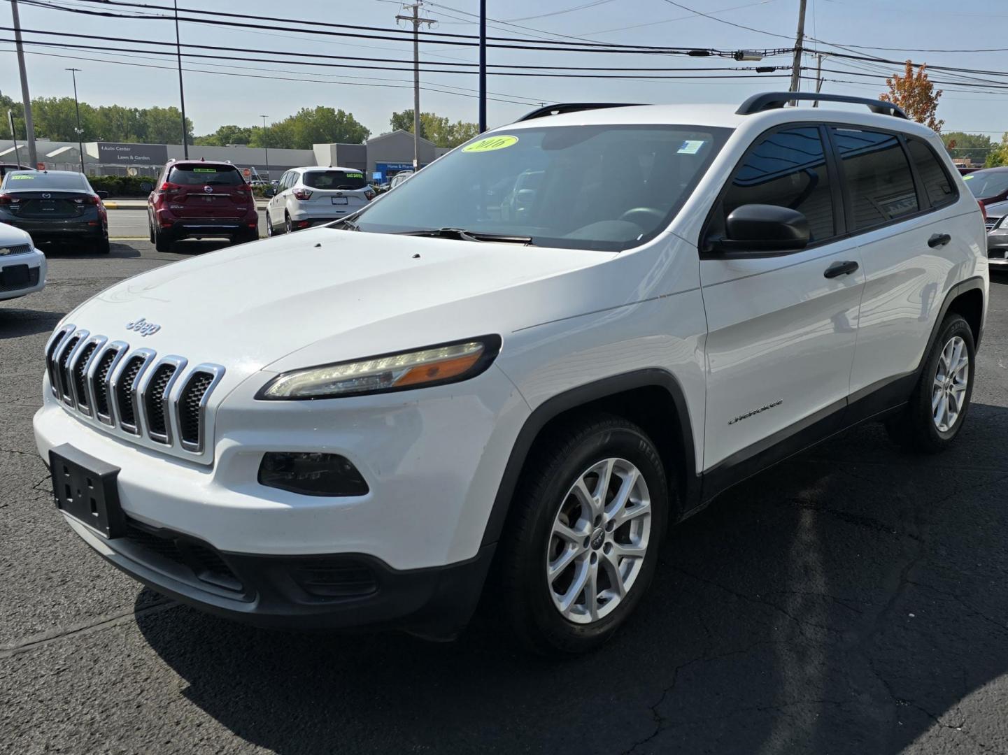 2016 WHITE JEEP CHEROKEE SPORT (1C4PJLAB8GW) , located at 5744 Central Avenue, Toledo, OH, 43615, (419) 724-0130, 41.676781, -83.682137 - Photo#1