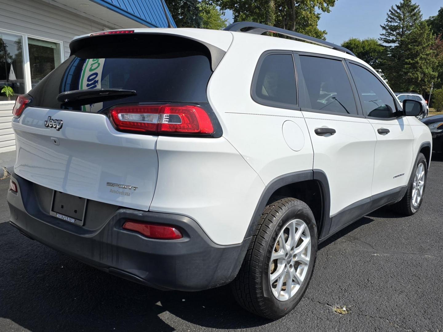 2016 WHITE JEEP CHEROKEE SPORT (1C4PJLAB8GW) with an Other engine, located at 5744 Central Avenue, Toledo, OH, 43615, (419) 724-0130, 41.676781, -83.682137 - 2016 JEEP CHEROKEE SPORT - Photo#4