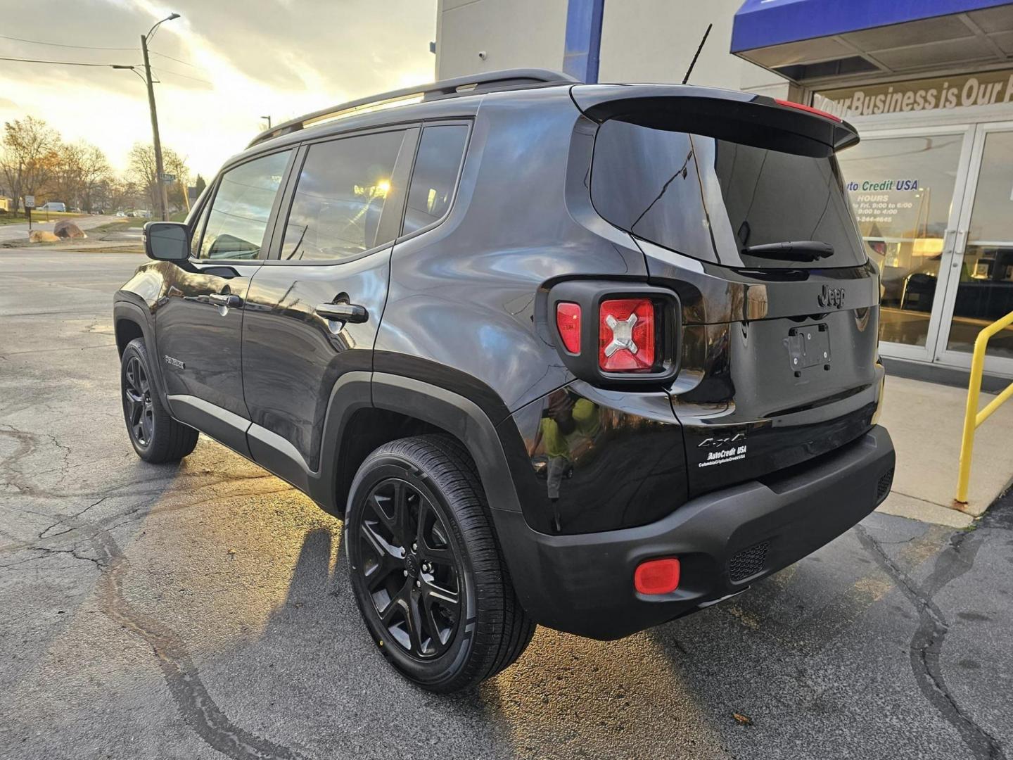 2017 BLACK /black Jeep Renegade Latitude 4WD (ZACCJBBB8HP) with an 2.4L L4 DOHC 16V engine, 6M transmission, located at 502 South Main Street, Columbia City, IN, 46725, (260) 244-4645, 41.151382, -85.490578 - Photo#3