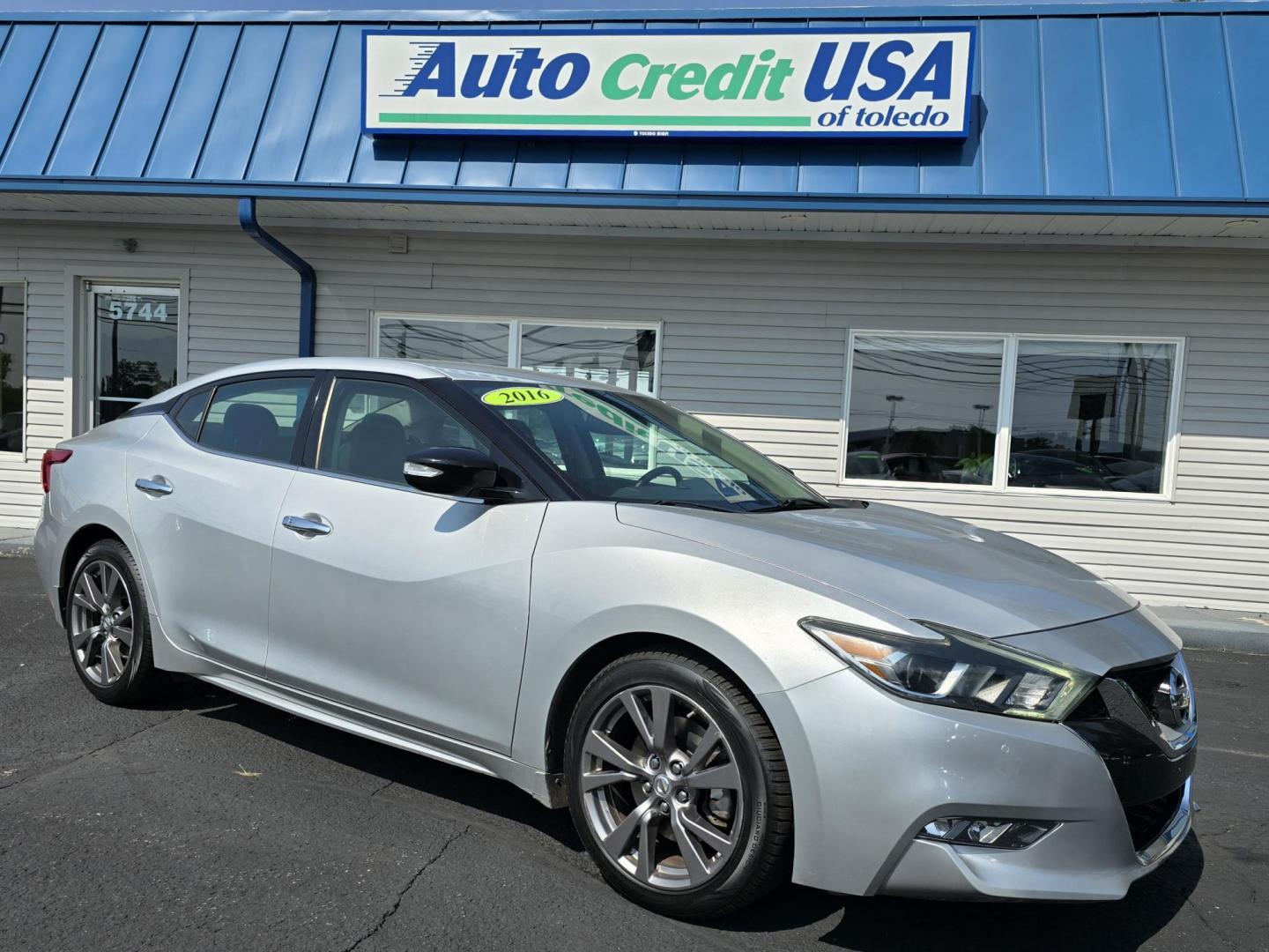 2016 SILVER NISSAN MAXIMA (1N4AA6AP1GC) , located at 5744 Central Avenue, Toledo, OH, 43615, (419) 724-0130, 41.676781, -83.682137 - Photo#0