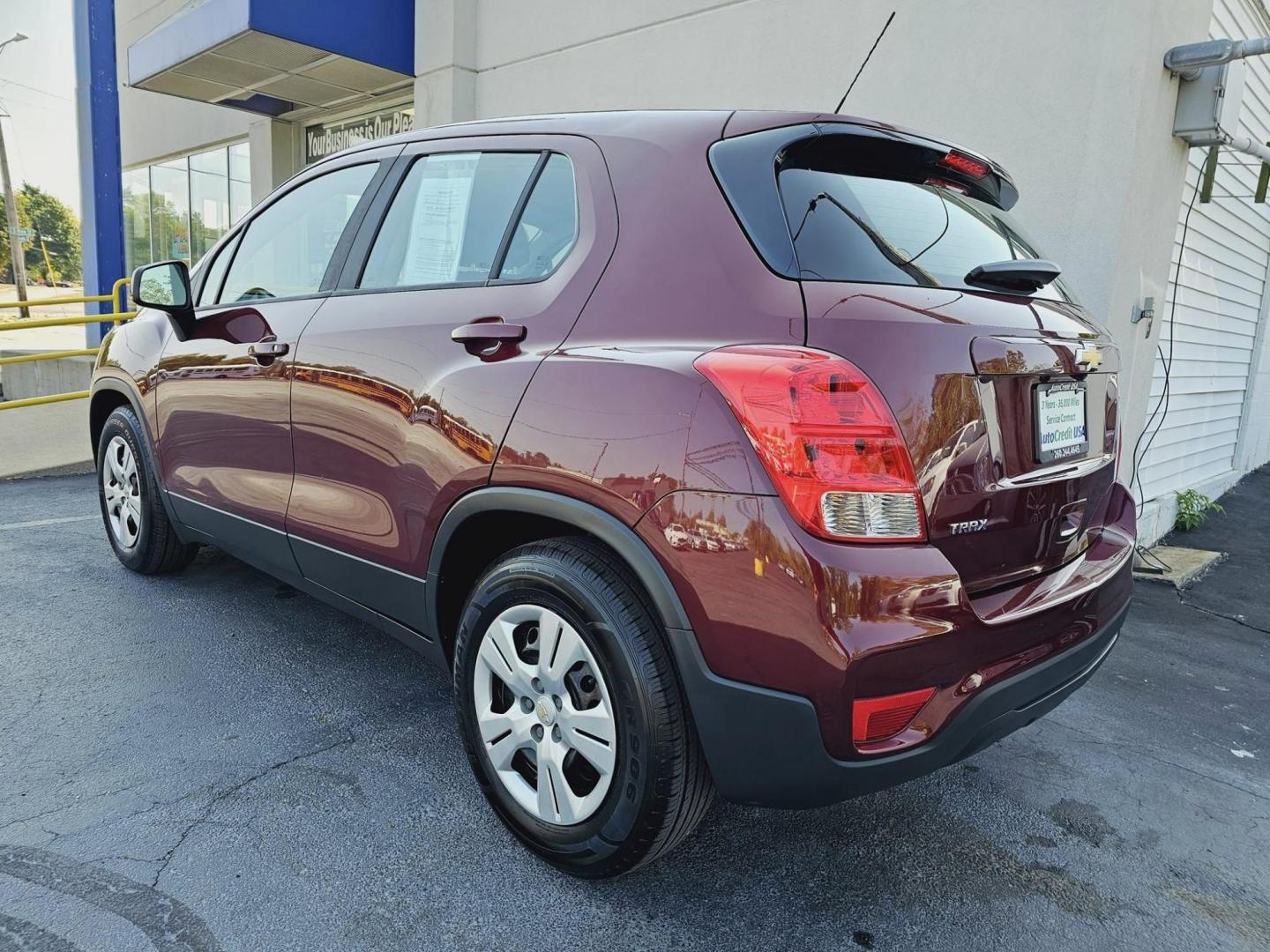 2017 MAROON CHEVROLET TRAX LS (3GNCJKSB0HL) , located at 502 South Main Street, Columbia City, IN, 46725, (260) 244-4645, 41.151382, -85.490578 - Photo#2