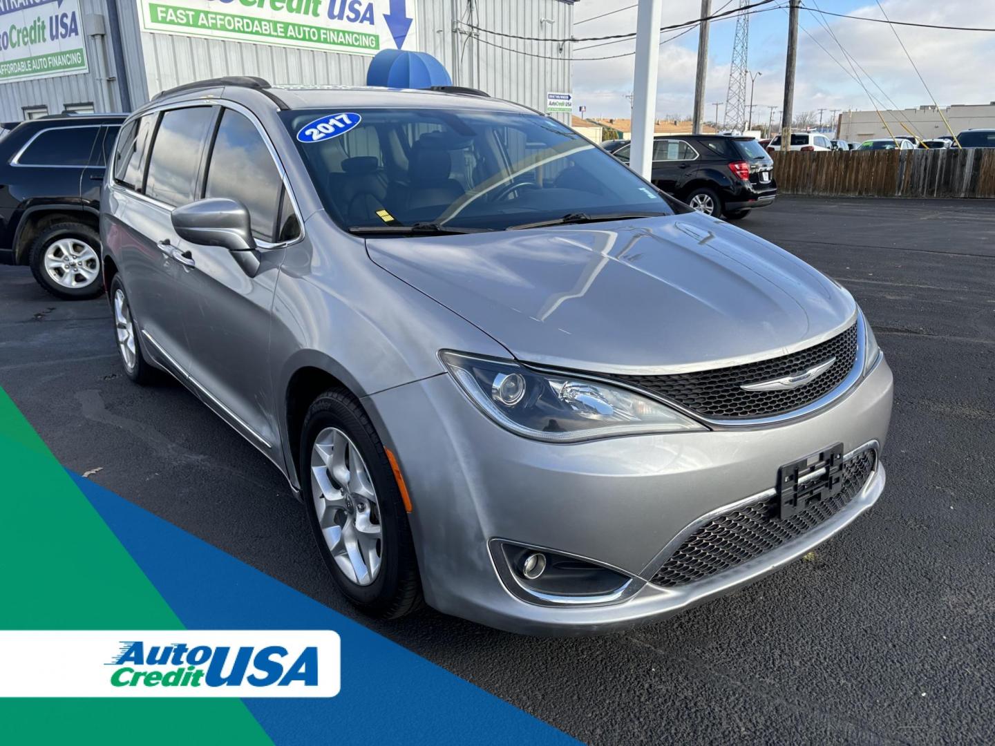 2017 SILVER CHRYSLER PACIFICA TOURING L (2C4RC1BG0HR) with an Other engine, located at 100 West Coliseum Boulevard, Fort Wayne, IN, 46805, (260) 471-0567, 41.119961, -85.140312 - 2017 CHRYSLER PACIFICA TOURING L - Photo#0