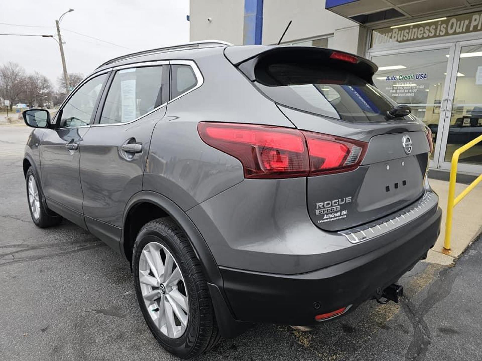 2019 GRAY /BLACK Nissan ROGUE SPORT SL (JN1BJ1CP2KW) with an 2.0L L4 DOHC 16V engine, CVT transmission, located at 502 South Main Street, Columbia City, IN, 46725, (260) 244-4645, 41.151382, -85.490578 - 2019 Nissan ROGUE SPORT SL - Photo#4