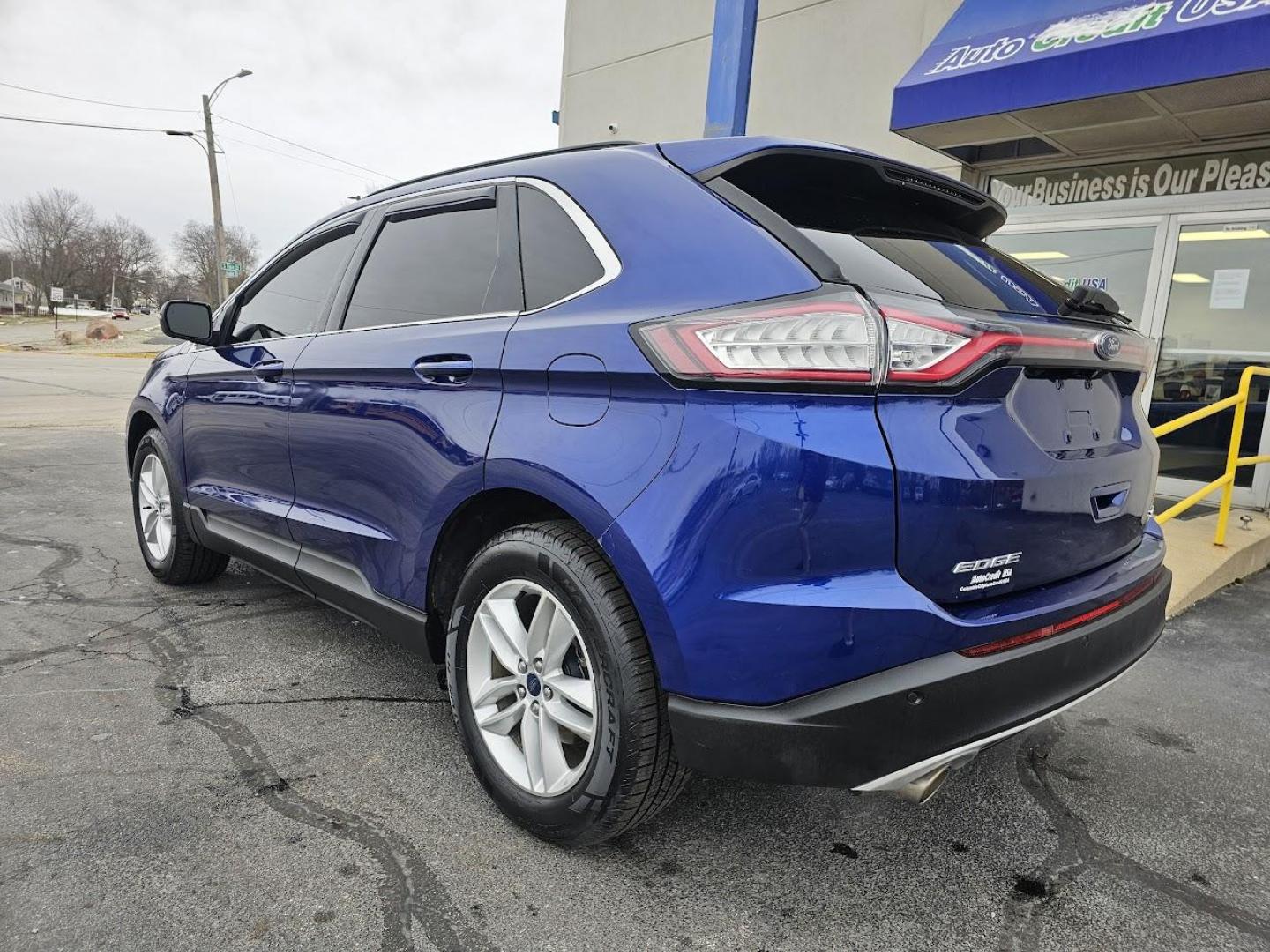 2015 BLUE /BLACK Ford EDGE SEL FWD (2FMTK3J83FB) with an 3.5L V6 DOHC 24V engine, 6-Speed Automatic transmission, located at 502 South Main Street, Columbia City, IN, 46725, (260) 244-4645, 41.151382, -85.490578 - 2015 Ford EDGE SEL FWD - Photo#4