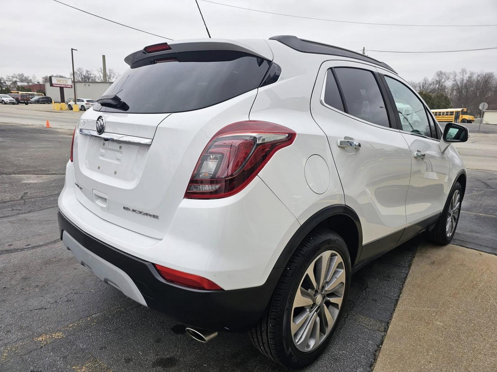 2018 WHITE /BLACK Buick ENCORE Preferred FWD (KL4CJASB9JB) with an 1.4L L4 DOHC 16V TURBO engine, 6A transmission, located at 502 South Main Street, Columbia City, IN, 46725, (260) 244-4645, 41.151382, -85.490578 - 2018 Buick ENCORE Preferred FWD - Photo#3