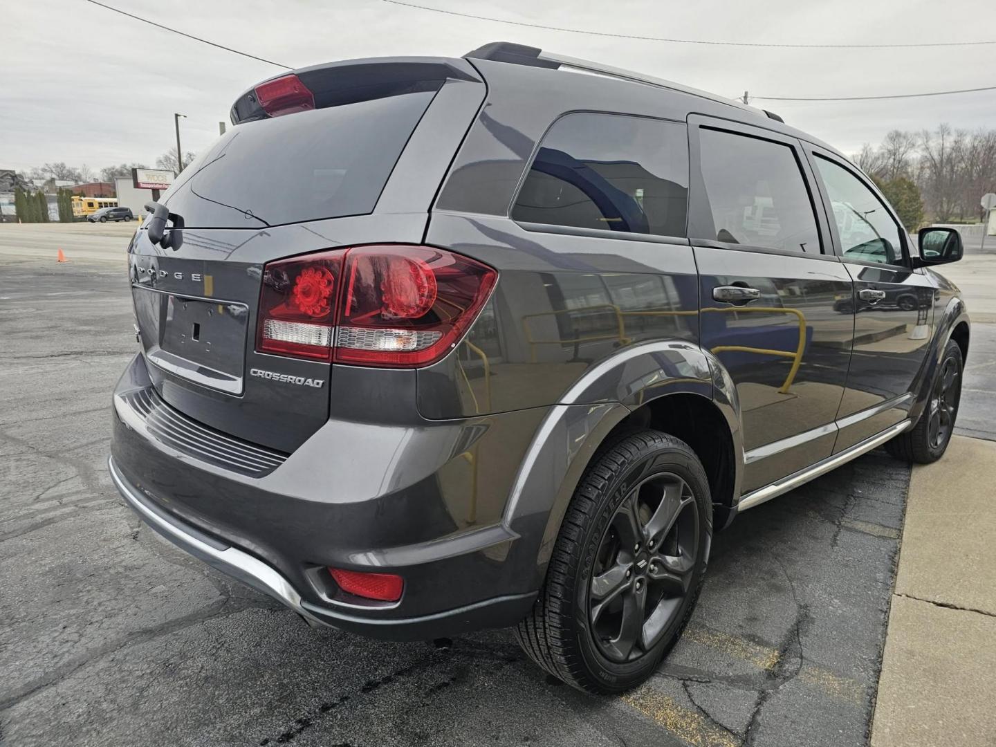 2019 SILVER /BLACK Dodge Journey Crossroad AWD (3C4PDDGG0KT) with an 3.6L V6 DOHC 24V engine, 6A transmission, located at 502 South Main Street, Columbia City, IN, 46725, (260) 244-4645, 41.151382, -85.490578 - Photo#2