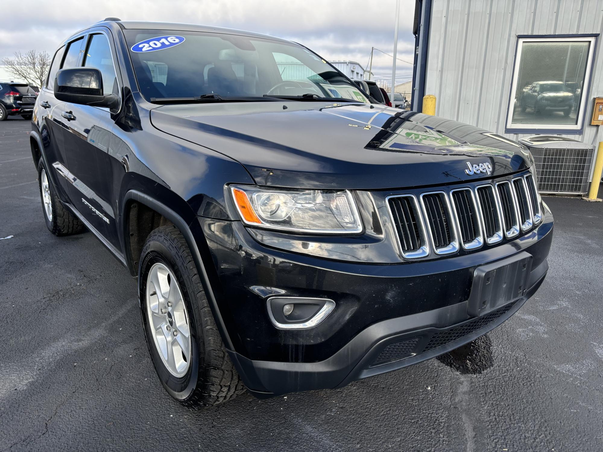 photo of 2016 Jeep Grand Cherokee Laredo 4WD