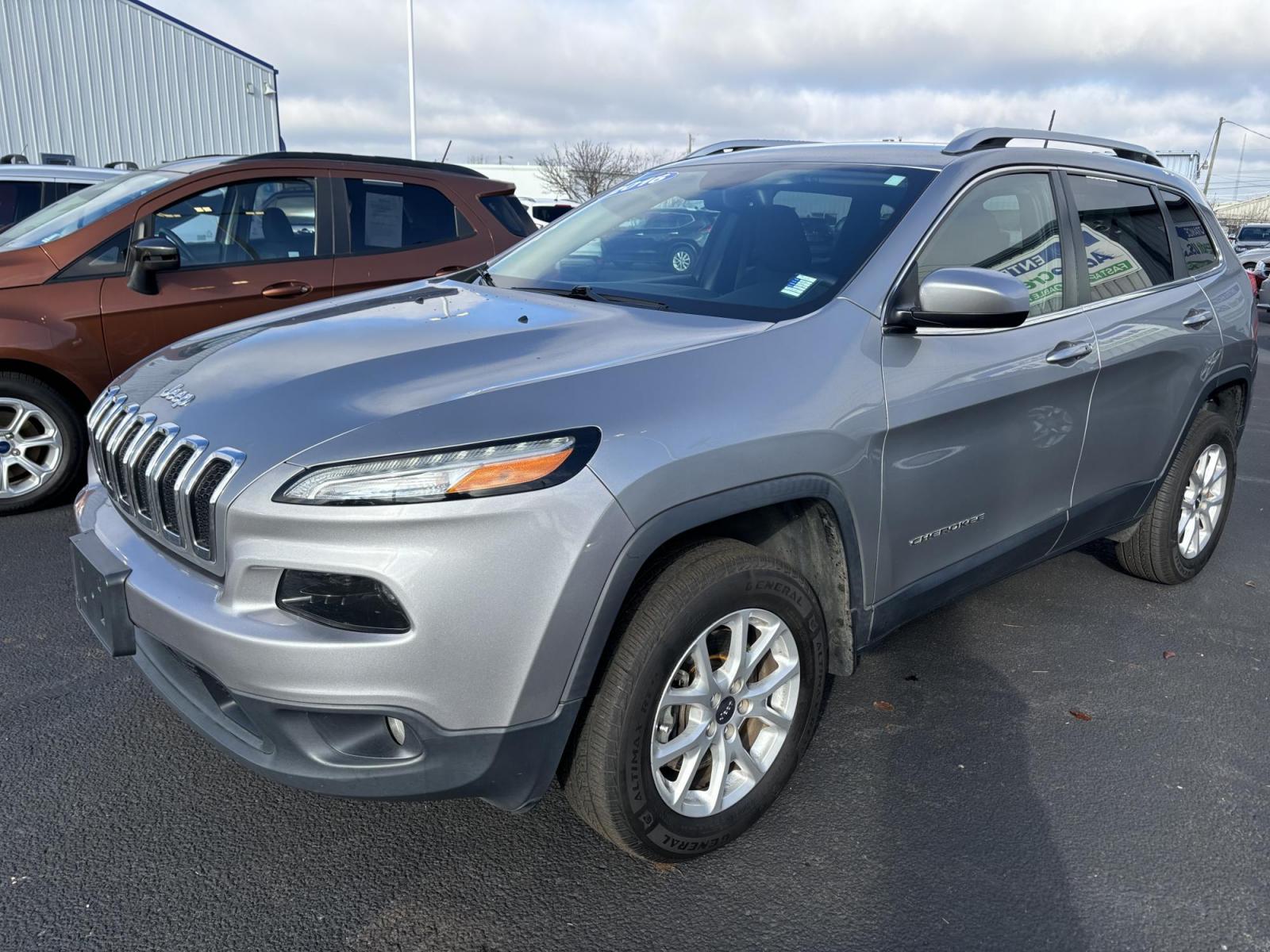 2016 GREY /Black Jeep CHEROKEE LATITUDE Latitude 4WD (1C4PJMCSXGW) with an 3.2L V6 DOHC 24V engine, 9-Speed Automatic transmission, located at 100 West Coliseum Boulevard, Fort Wayne, IN, 46805, (260) 471-0567, 41.119961, -85.140312 - 2016 Jeep CHEROKEE LATITUDE Latitude 4WD - Photo#3