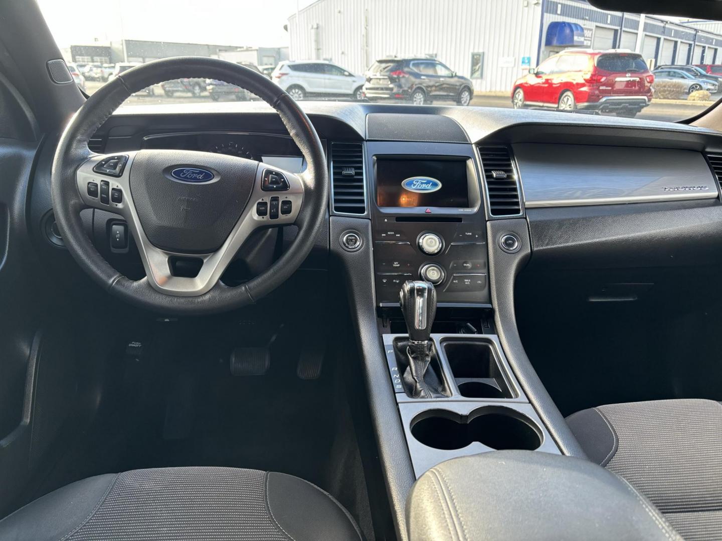 2018 BLUE /Black Ford Taurus SEL FWD (1FAHP2E88JG) with an 3.5L V6 DOHC 24V engine, 6A transmission, located at 100 West Coliseum Boulevard, Fort Wayne, IN, 46805, (260) 471-0567, 41.119961, -85.140312 - Photo#4