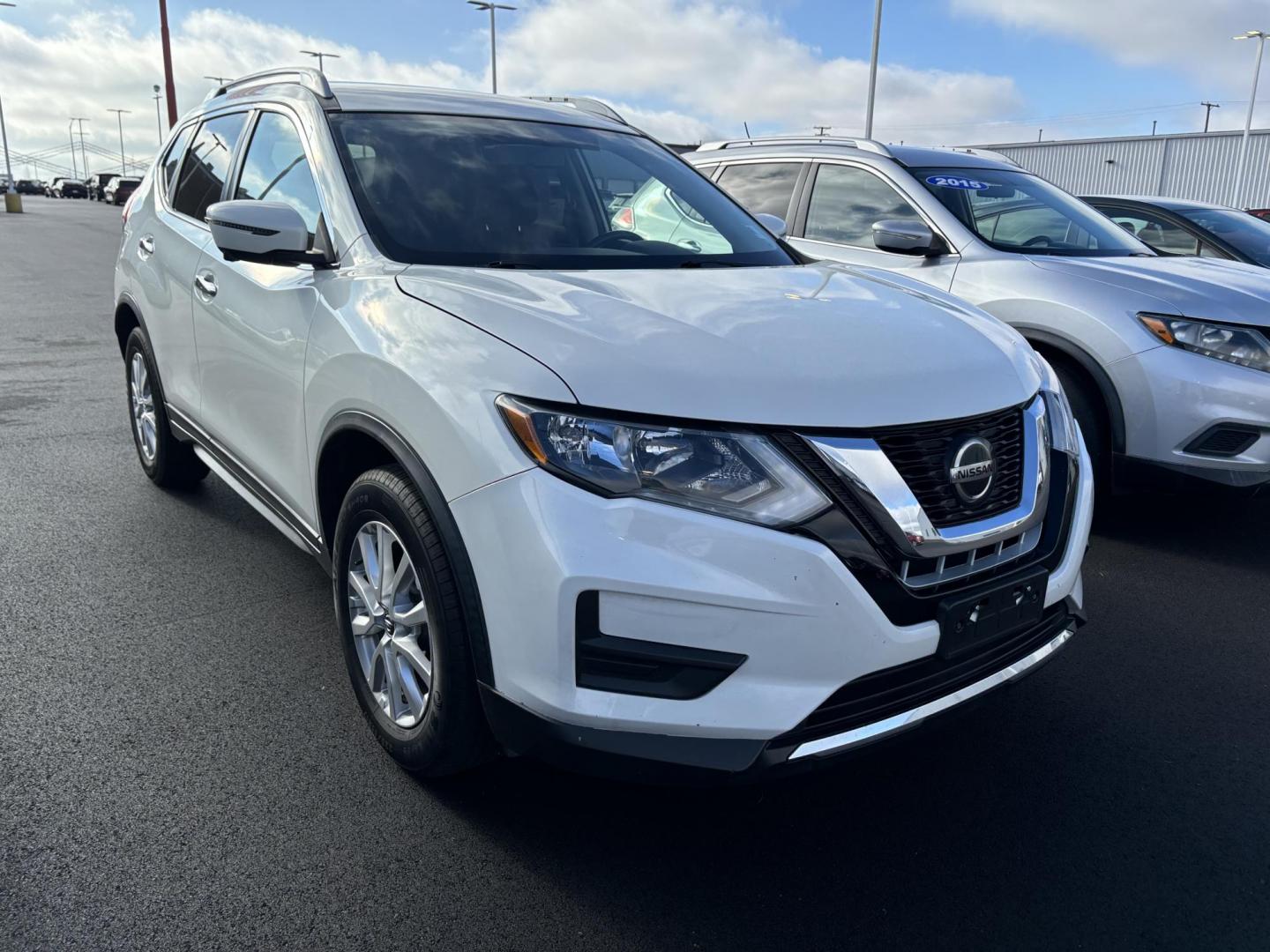 2018 WHITE /Black Nissan Rogue S AWD (KNMAT2MV0JP) with an 2.5L L4 DOHC 16V engine, CVT transmission, located at 100 West Coliseum Boulevard, Fort Wayne, IN, 46805, (260) 471-0567, 41.119961, -85.140312 - Photo#0