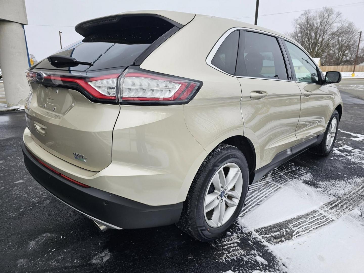 2017 GOLD /TAN Ford EDGE SEL SEL FWD (2FMPK3J96HB) with an 2.0L L4 DOHC 16V engine, 6A transmission, located at 502 South Main Street, Columbia City, IN, 46725, (260) 244-4645, 41.151382, -85.490578 - 2017 Ford EDGE SEL SEL FWD - Photo#3