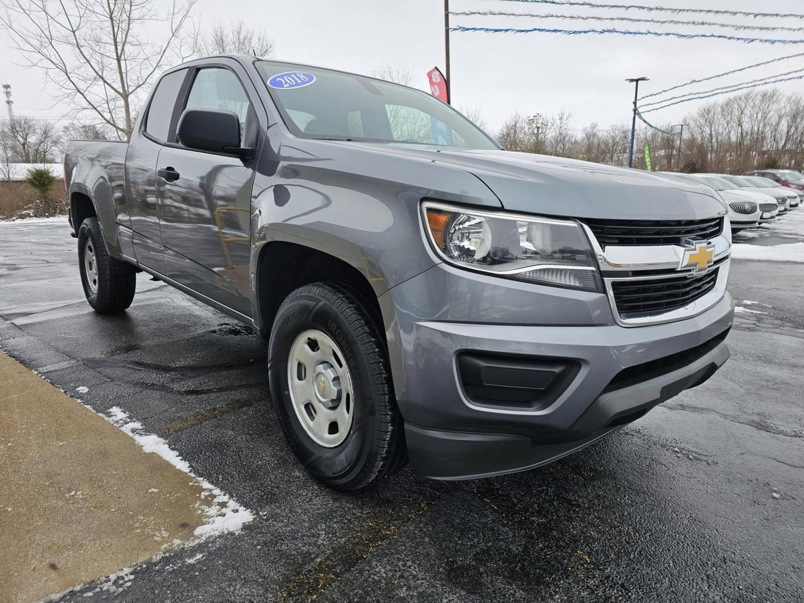 2018 SILVER /BLACK Chevrolet COLORADO WORK TRUCK Work Truck Ext. Cab 2WD (1GCHSBEA6J1) with an 2.5L L4 DOHC 16V GAS engine, 6A transmission, located at 502 South Main Street, Columbia City, IN, 46725, (260) 244-4645, 41.151382, -85.490578 - 2018 Chevrolet COLORADO WORK TRUCK Work Truck Ext. Cab 2WD - Photo#2