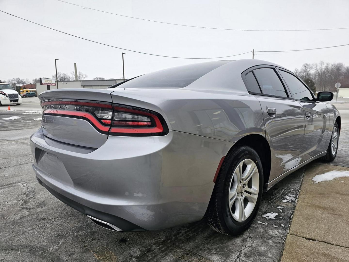 2015 SILVER /BLACK Dodge Charger SE (2C3CDXBG2FH) with an 3.6L V6 DOHC 24V engine, 8-Speed Automatic transmission, located at 502 South Main Street, Columbia City, IN, 46725, (260) 244-4645, 41.151382, -85.490578 - Photo#2