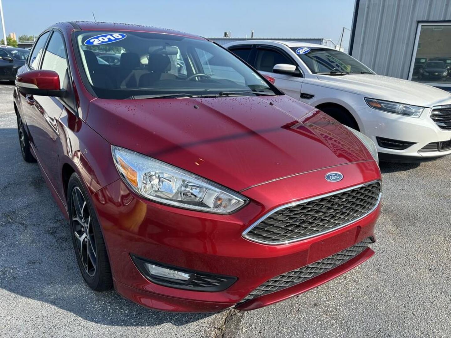 2015 RED FORD FOCUS SE (1FADP3K25FL) , located at 100 West Coliseum Boulevard, Fort Wayne, IN, 46805, (260) 471-0567, 41.119961, -85.140312 - Photo#0