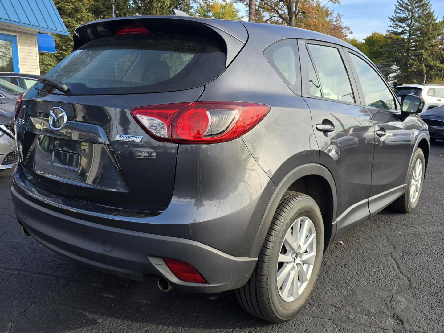 2015 GRAY MAZDA CX-5 SPORT (JM3KE2BE3F0) , located at 5744 Central Avenue, Toledo, OH, 43615, (419) 724-0130, 41.676781, -83.682137 - Photo#3