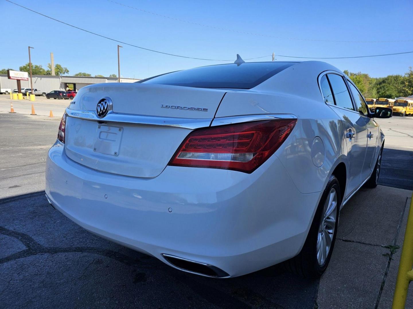 2014 WHITE /BLACK BUICK LACROSSE (1G4GB5G35EF) , located at 502 South Main Street, Columbia City, IN, 46725, (260) 244-4645, 41.151382, -85.490578 - Photo#3