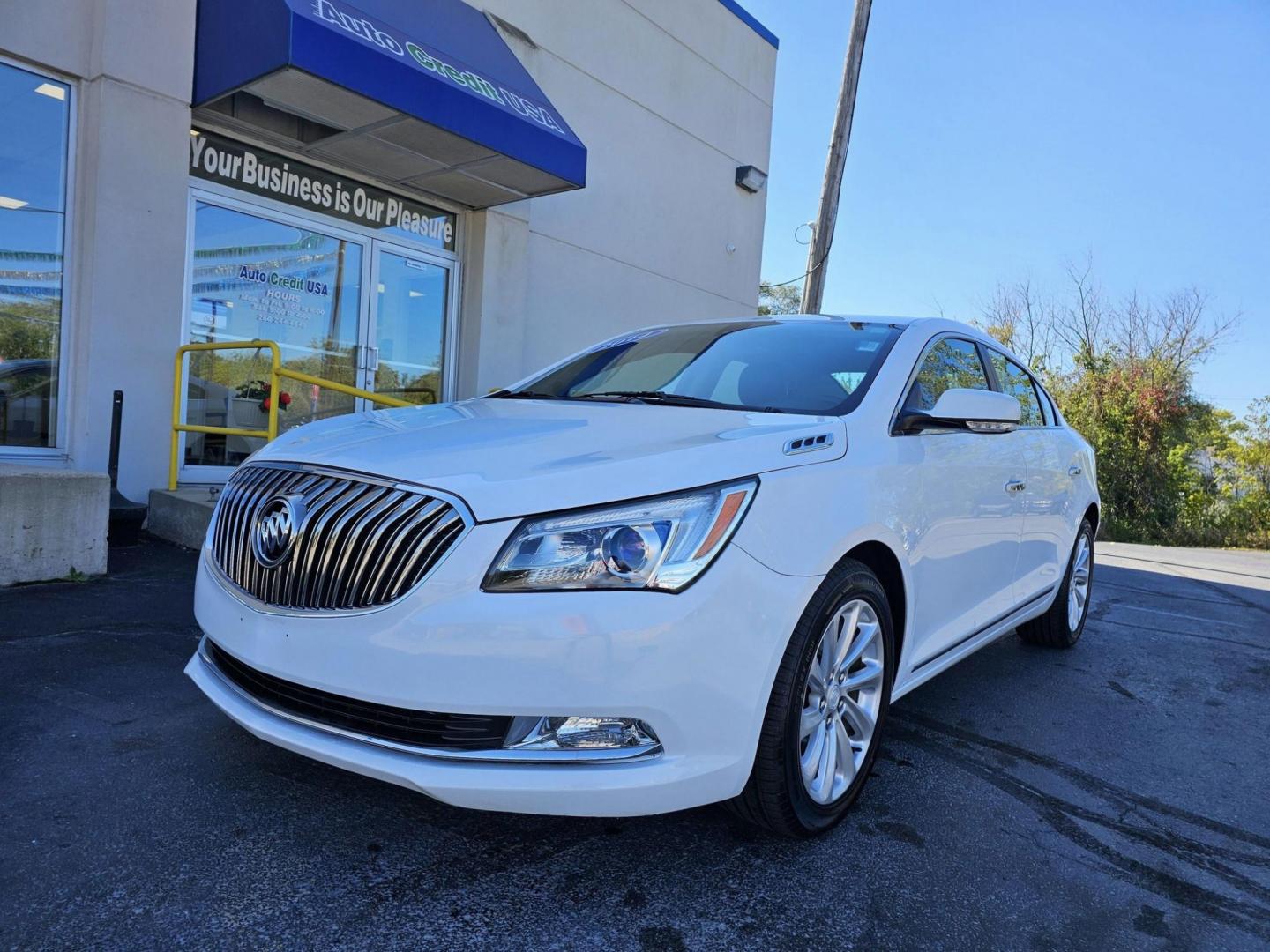 2014 WHITE /BLACK BUICK LACROSSE (1G4GB5G35EF) , located at 502 South Main Street, Columbia City, IN, 46725, (260) 244-4645, 41.151382, -85.490578 - Photo#0