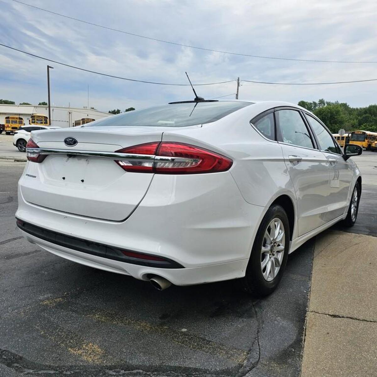 2018 WHITE Ford FUSION S S (3FA6P0G71JR) with an Other engine, located at 502 South Main Street, Columbia City, IN, 46725, (260) 244-4645, 41.151382, -85.490578 - 2018 Ford FUSION S S - Photo#2