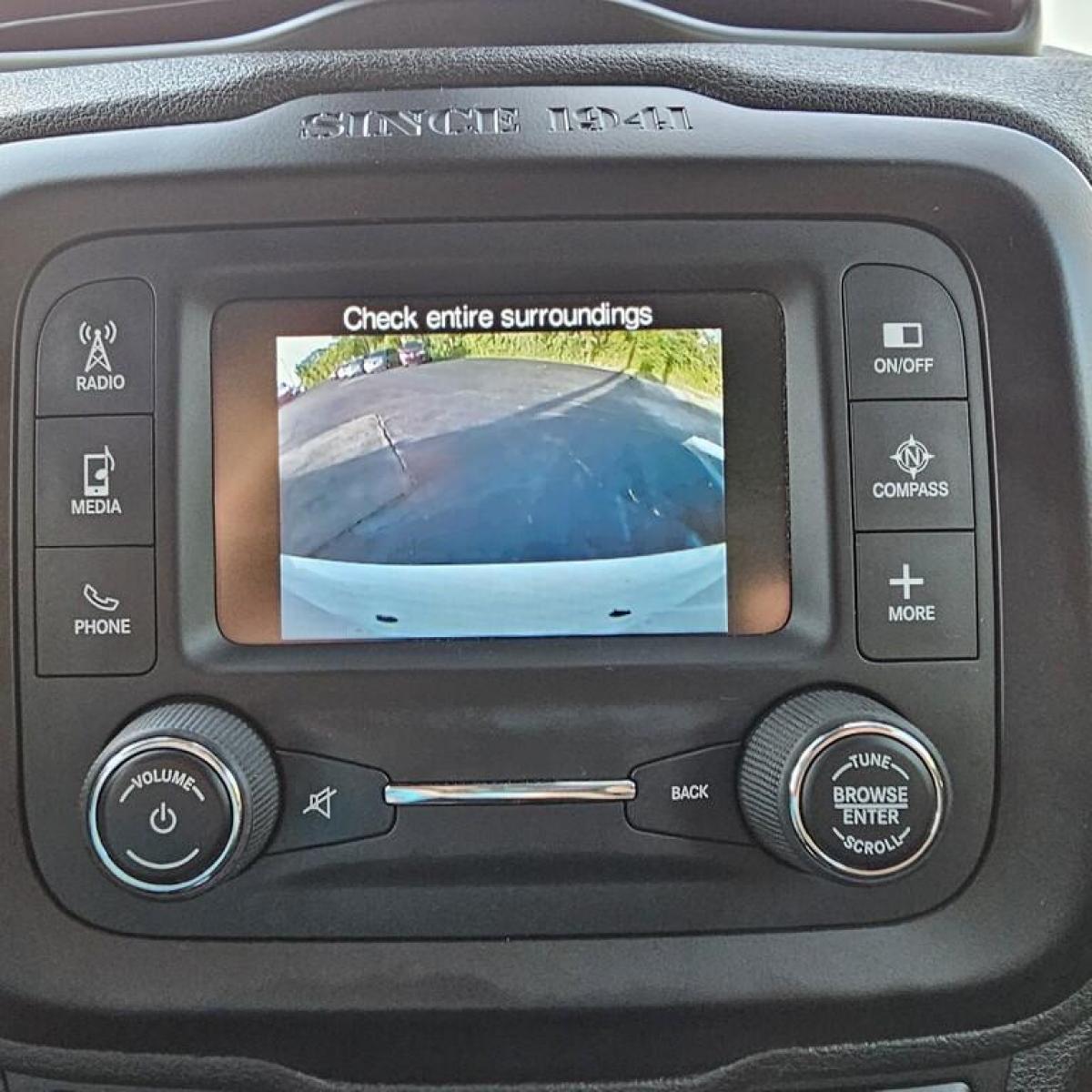 2015 WHITE Jeep RENEGADE (ZACCJABT8FP) with an Other engine, located at 502 South Main Street, Columbia City, IN, 46725, (260) 244-4645, 41.151382, -85.490578 - 2015 Jeep RENEGADE - Photo#9